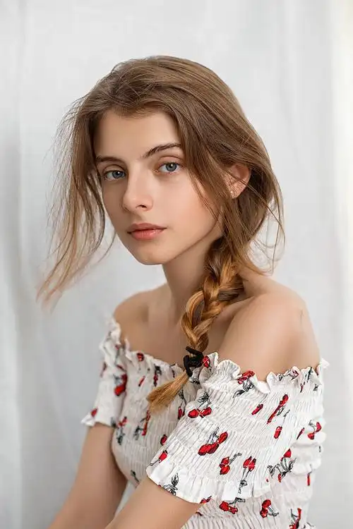 动漫考据与设定集研读封面